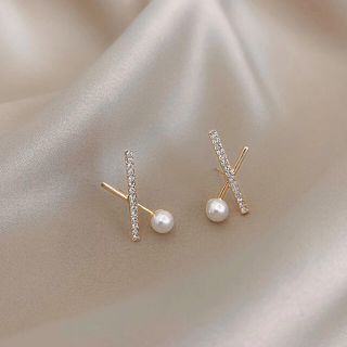 アーカー(AHKAH)のcross line pearl zirconia pierce ◯s925 (ピアス)