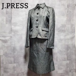 ジェイプレスレディス(J.PRESS LADIES)の【美品】ジェイプレス スーツ スカート セットアップ ツイード ラメ入り グレー(スーツ)