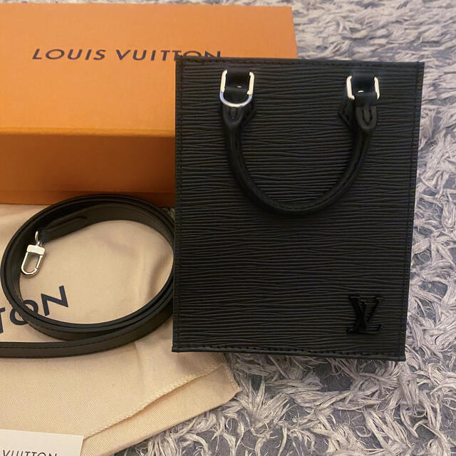 LOUIS VUITTON(ルイヴィトン)のルイヴィトン　プティットサックプラ　ショルダーバッグ レディースのバッグ(ショルダーバッグ)の商品写真