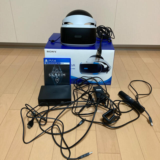 PlayStation VR(プレイステーションヴィーアール)のPlayStation VR＋camera＋ソフト１本 美品 エンタメ/ホビーのゲームソフト/ゲーム機本体(家庭用ゲーム機本体)の商品写真