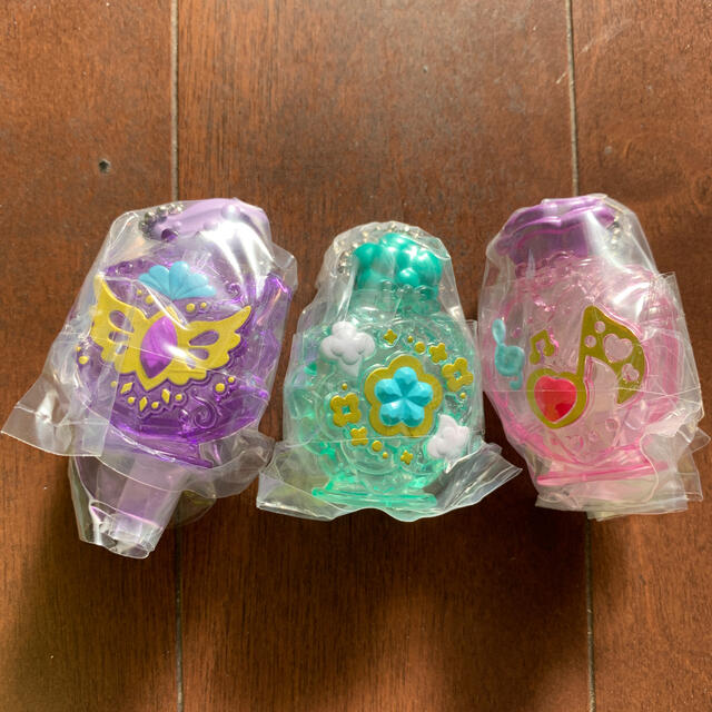 BANDAI(バンダイ)のプリキュア　エレメントボトル3点セット エンタメ/ホビーのおもちゃ/ぬいぐるみ(キャラクターグッズ)の商品写真