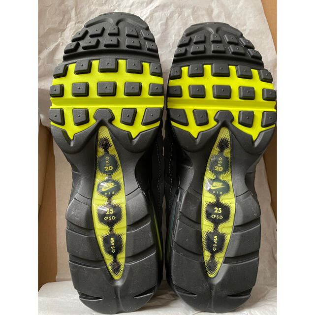 NIKE(ナイキ)のNIKE AIRMAX 95 neon イエローグラデ　27cm メンズの靴/シューズ(スニーカー)の商品写真