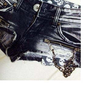 ダイア(d.i.a)のd.i.a髑髏チェーンショーパン24(ショートパンツ)