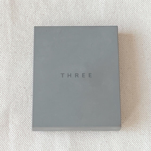 THREE(スリー)のTHREE シマリング グロー デュオ 01 コスメ/美容のベースメイク/化粧品(ファンデーション)の商品写真