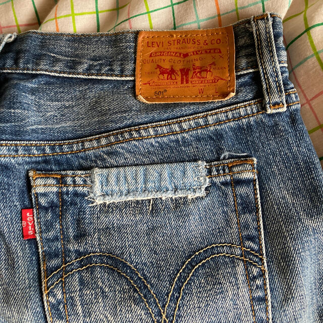 Levi's(リーバイス)のダメージジーンズ レディースのパンツ(デニム/ジーンズ)の商品写真