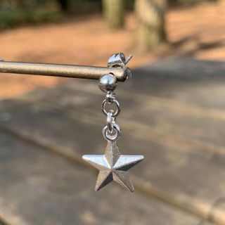 片耳 スターピアス メンズ アクセサリー ワンポイントアイテム(ピアス(片耳用))