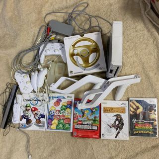 ウィー(Wii)のマリ様専用⭐︎wii本体　ヌンチャク　コントローラー　ソフト　アダプター　セット(家庭用ゲーム機本体)