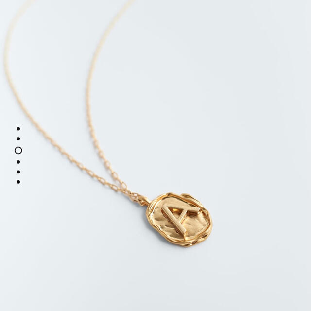 ZARA(ザラ)のZARA アルファベットネックレス LIMITED EDITION レディースのアクセサリー(ネックレス)の商品写真