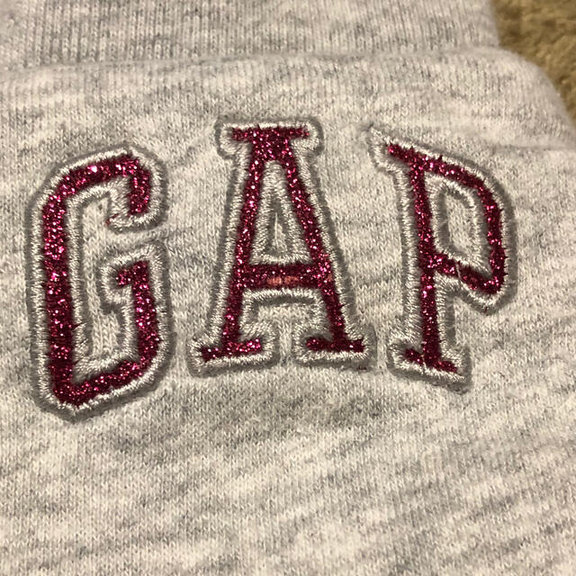 GAP(ギャップ)のGAP 裏起毛　ズボン　95センチ　グレー キッズ/ベビー/マタニティのキッズ服男の子用(90cm~)(パンツ/スパッツ)の商品写真