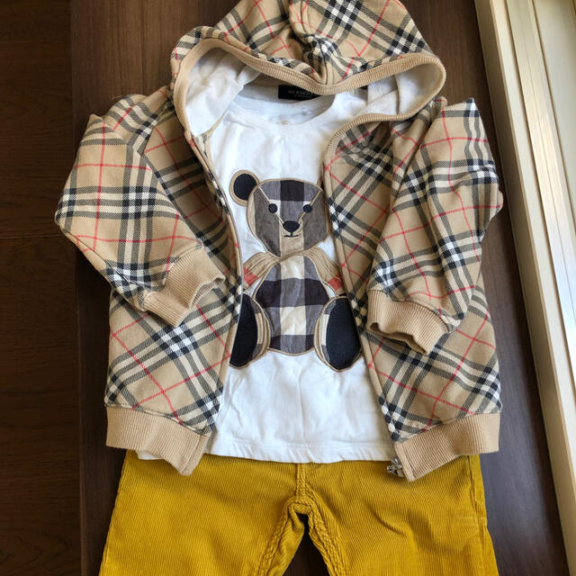 BURBERRY(バーバリー)のTARO様専用☆ キッズ/ベビー/マタニティのキッズ服女の子用(90cm~)(ジャケット/上着)の商品写真