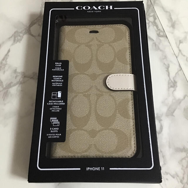 COACH(コーチ)のCOACH コーチ⭐️iPhone11 手帳型カバー　シグネチャー スマホ/家電/カメラのスマホアクセサリー(iPhoneケース)の商品写真