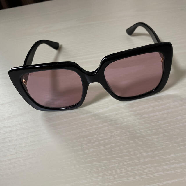 Gucci(グッチ)のGUCCI カラーサングラス　ピンク レディースのファッション小物(サングラス/メガネ)の商品写真