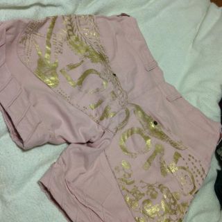 ピンクのショートパンツ(ショートパンツ)