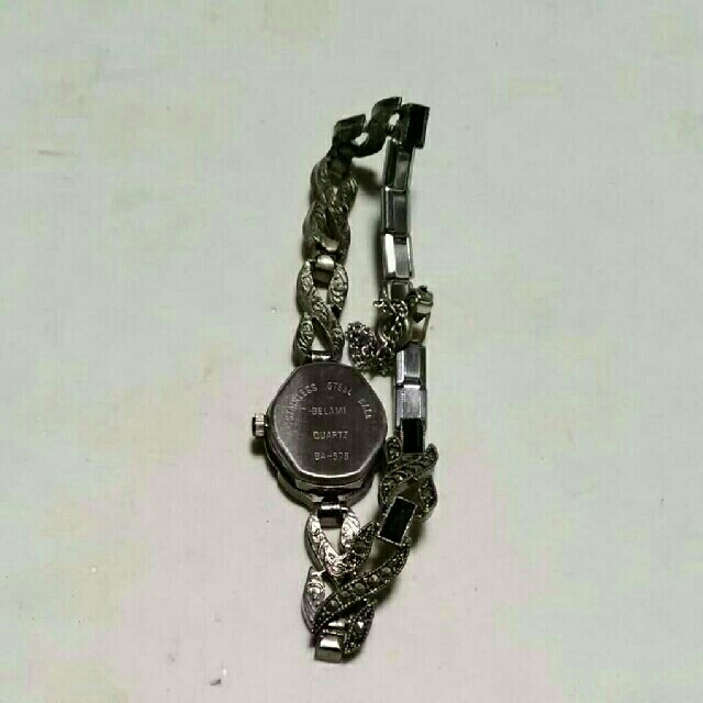 BELAMI レディース腕時計 ジリコニアとオニキス ベルトに装飾 3