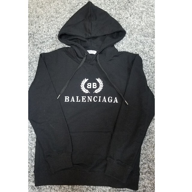 BALENCIAGAパーカートップス