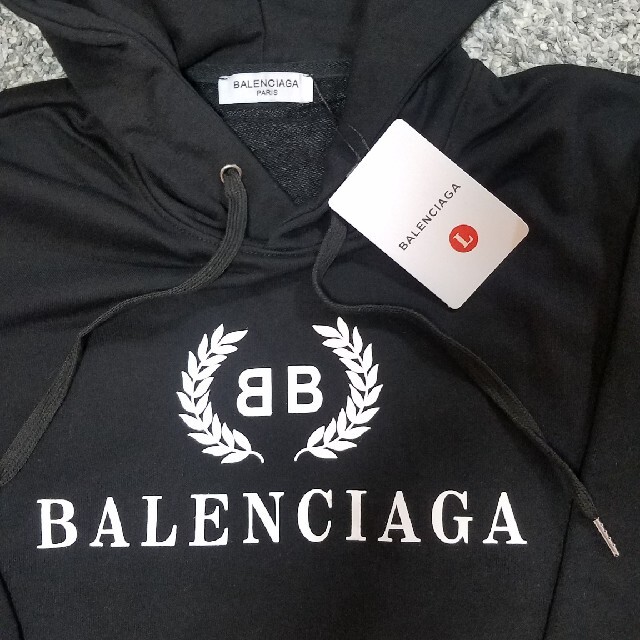 BALENCIAGAパーカートップス