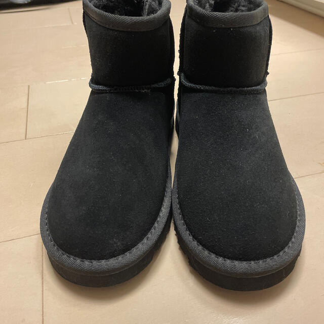 UGG(アグ)のugg ブーツ　新品　ブラック レディースの靴/シューズ(ブーツ)の商品写真