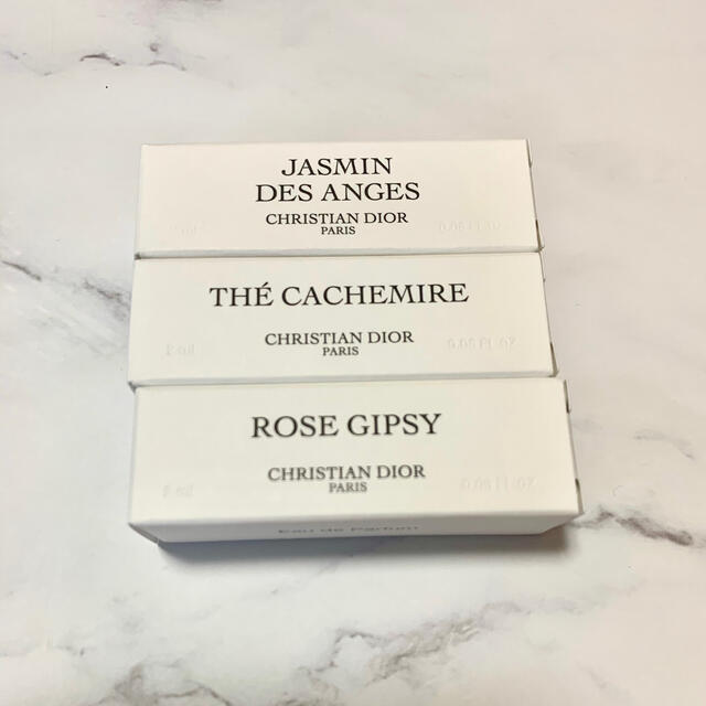 Christian Dior(クリスチャンディオール)の新品未使用 Christian Dior 香水3本セット＋DIORの巾着付き コスメ/美容の香水(香水(女性用))の商品写真