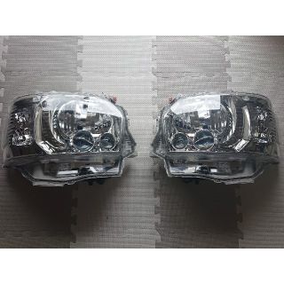 トヨタ(トヨタ)の【中古】トヨタ純正 200ハイエース ダークプライムⅡ LEDヘッドライト(車種別パーツ)