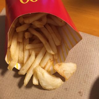 マクドナルド(マクドナルド)のフライドポテト二切れ(その他)