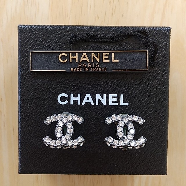 CHANEL - シャネル ラインストーンイヤリングの通販 by Ami♡'s SHOP ...