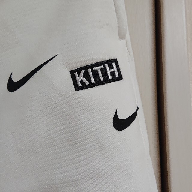 NIKE(ナイキ)のKith & Nike track pant  ホワイト　S メンズのパンツ(その他)の商品写真