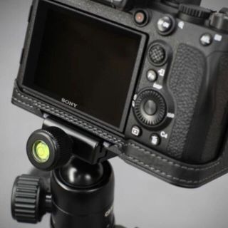 新品 本革 SONY ソニー a7r4/a7RⅣ用 本革カメラケースの通販 by