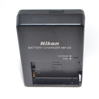 ニコン(Nikon)のNIKON 充電器　MH-24(バッテリー/充電器)
