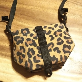 シュプリーム(Supreme)のsupreme  neck pouch leopard(ショルダーバッグ)