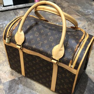 ルイヴィトン(LOUIS VUITTON)のLOUIS VUITTON キャリーケース　小型犬用　ヴィトン(犬)