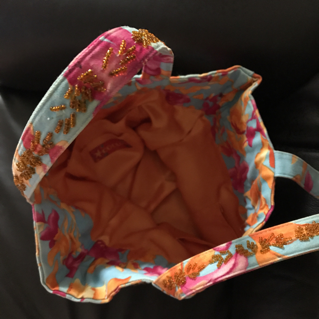 COCUE(コキュ)の✴︎ 花柄 × ビーズ バッグ ✴︎ レディースのバッグ(トートバッグ)の商品写真