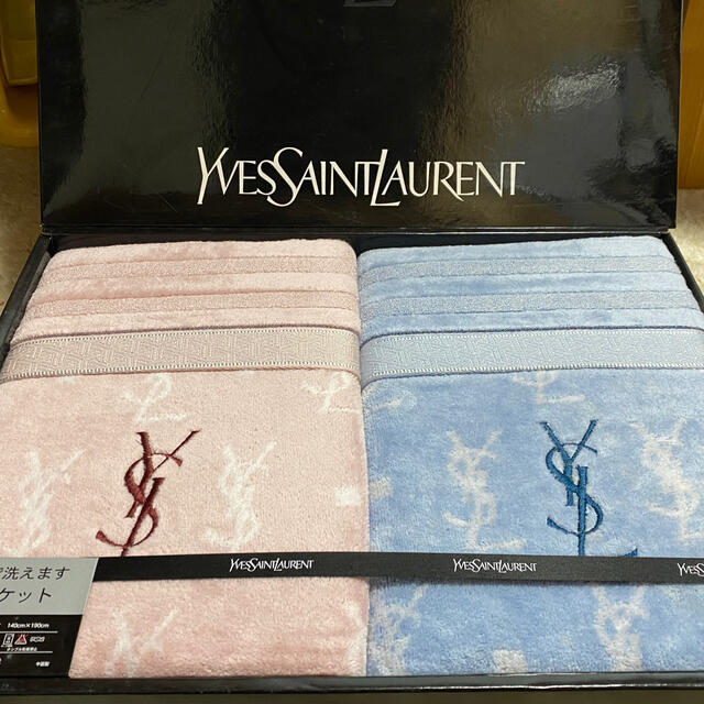 Saint Laurent(サンローラン)の新品　イヴ・サンローラン　タオルケット インテリア/住まい/日用品の日用品/生活雑貨/旅行(タオル/バス用品)の商品写真