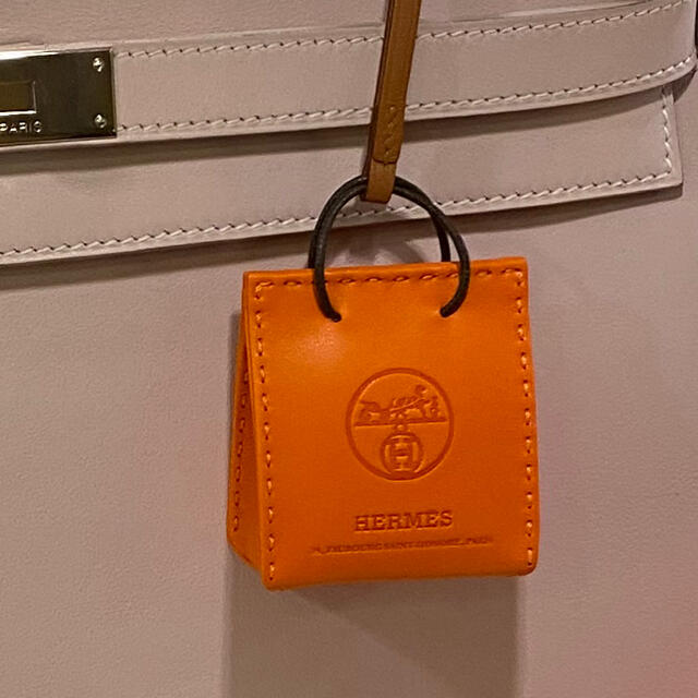 Hermes オレンジサックチャーム新品