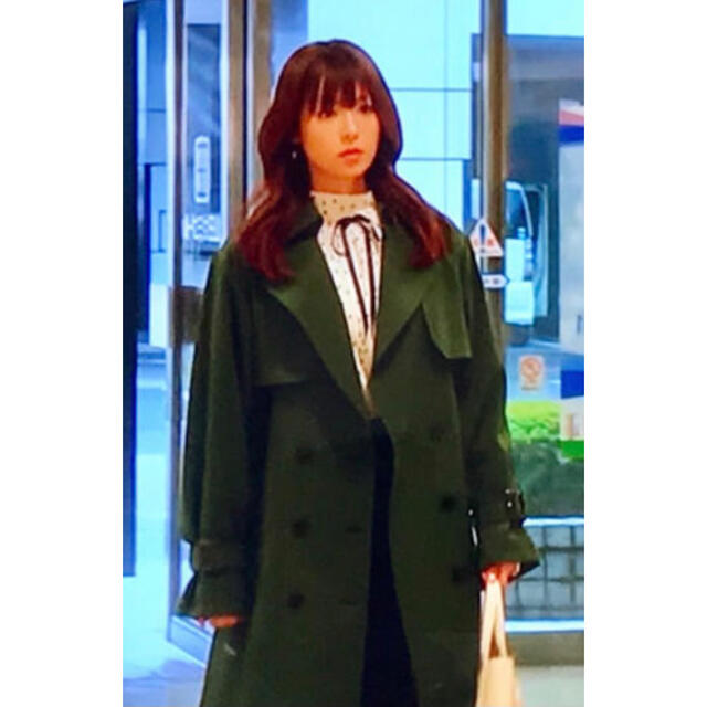 moussy(マウジー)のはじこい着用❣️緑moussyトレンチコート レディースのジャケット/アウター(トレンチコート)の商品写真