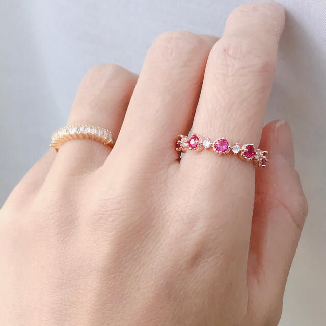 ルビー ハーフエタニティリング 20号 レディースのアクセサリー(リング(指輪))の商品写真