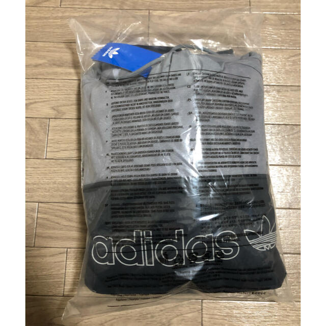 新年セール　adidas アディダス　オリジナルス　パーカー　新品　Lサイズ