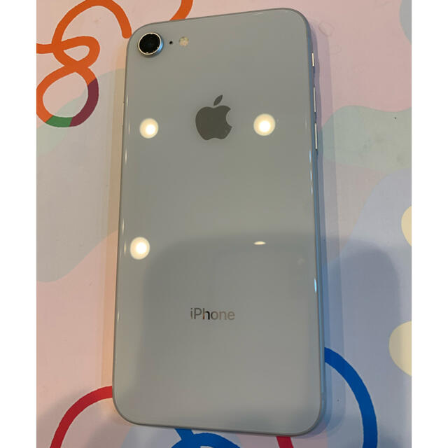 ★極美品　iPhone 8 Silver 64 GB au