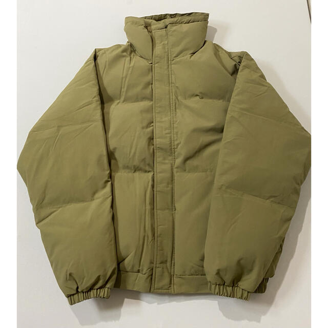 FEAR OF GOD(フィアオブゴッド)のFOG Essentials Puffer Jacket ダウンジャケット 新品 メンズのジャケット/アウター(ダウンジャケット)の商品写真