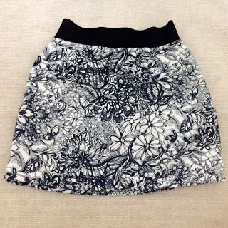 ザラ(ZARA)のZARA 花柄スカート(ミニスカート)