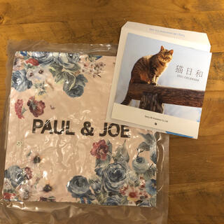 ポールアンドジョー(PAUL & JOE)のPAUL&JOEクッション+猫日和カレンダー(プレゼント)(クッション)