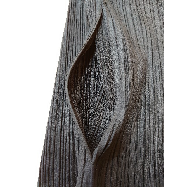 PLEATS PLEASE ISSEY MIYAKE(プリーツプリーズイッセイミヤケ)のPLEATS PLEASE☆プリーツプリーズ☆ベスト ジレ黒 レディースのトップス(ベスト/ジレ)の商品写真