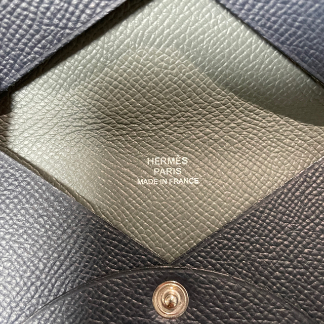 Hermes(エルメス)のお値下げしました！【新品・未使用】HERMES カルヴィ カードケース　ブルー メンズのファッション小物(名刺入れ/定期入れ)の商品写真