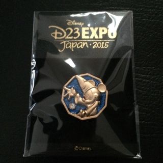 ディズニー(Disney)のD23Expo2015 ミッキーバッヂ(ブローチ/コサージュ)