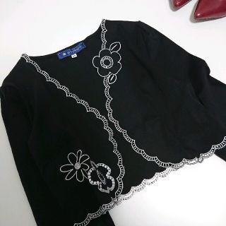 エムズグレイシー(M'S GRACY)の伸縮性抜群！ エムズグレイシー フラワー刺繍 カーディガン ボレロ ブラック(カーディガン)