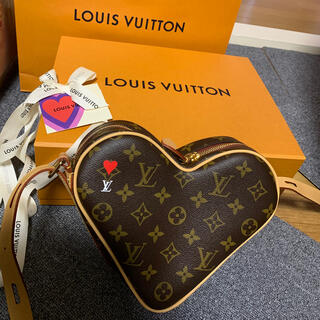 ルイヴィトン(LOUIS VUITTON)の即完売ルイヴィトン　サッククール　ハートバッグ2021コレクション(ショルダーバッグ)