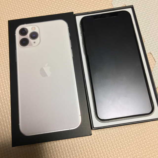 【極美品】iPhone11pro シルバー　256GB SIMフリー