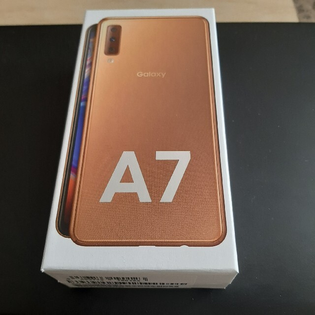 Galaxy A7 ゴールド 64 GB SIMフリー