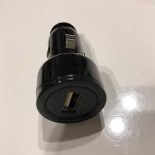 シャープ(SHARP)の【年末大処分】USB カーアダプター(車内アクセサリ)