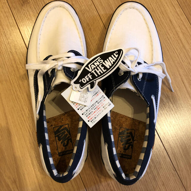 VANS(ヴァンズ)のVANS スニーカー　デッキシューズ　28.5cm ホワイト メンズの靴/シューズ(デッキシューズ)の商品写真