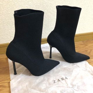 ザラ(ZARA)のZARA ショートブーツ　(ブーツ)